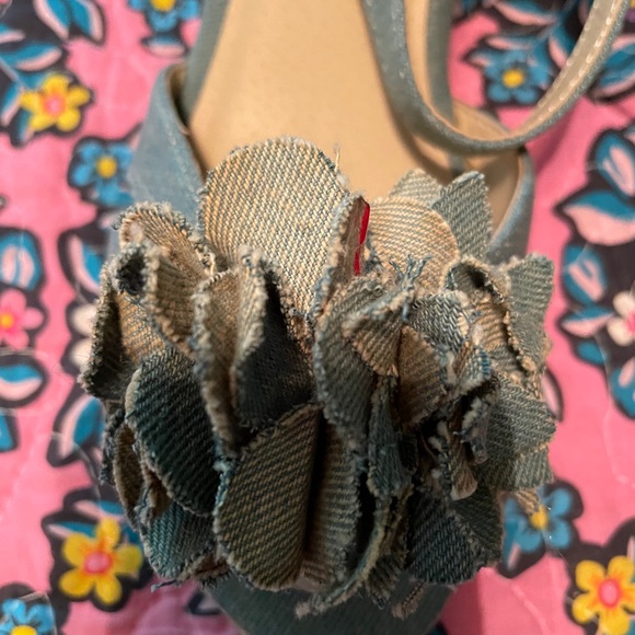 Nine West Jean Wedges - Picture 4 of 4